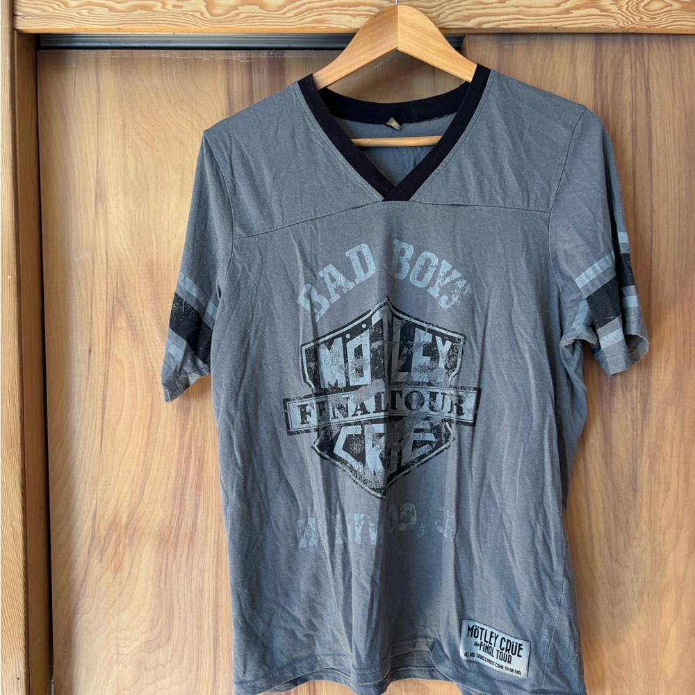Motley Crue shirt, the final tour concert shirt, band shirt, v neck T shirt,